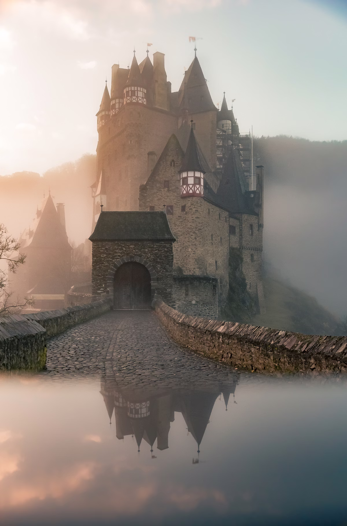 Cinematic stream visual